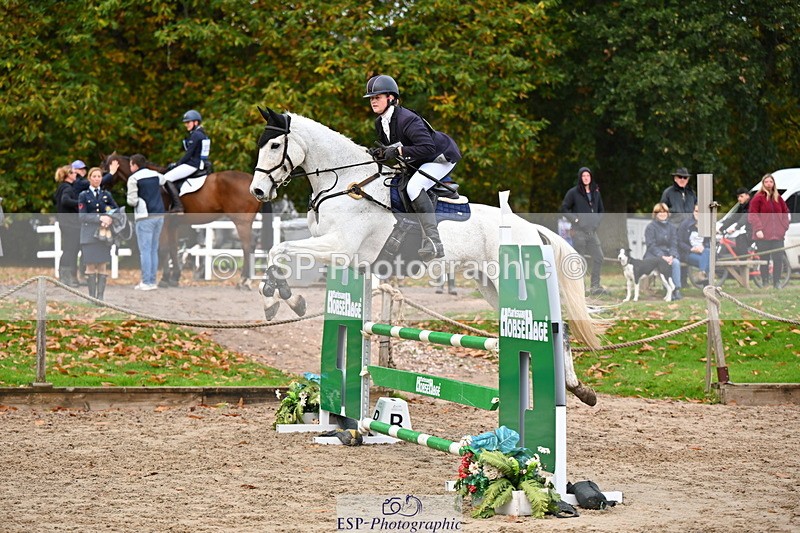 251026A-104453-23718 - D-318-Caroline.Allan
