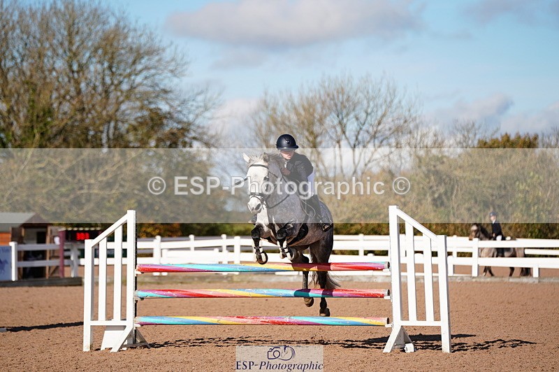 241027A-120440-02663 - SUN Cls 6 Pony Newcomers and 1m Open