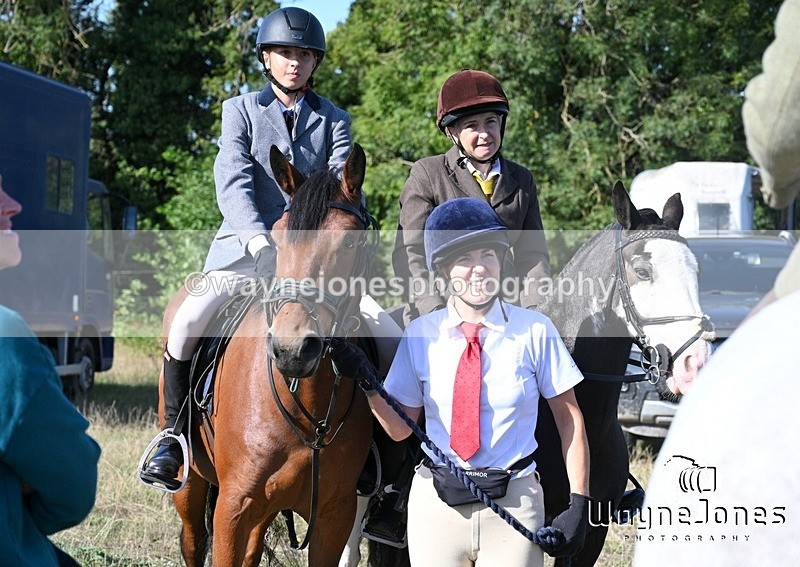 WJ7_0256 - Berks & Bucks - Hound Exercise – Kennels 06-09-26