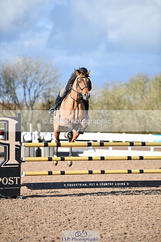 231110A-144853-00885 - Cls 6 Foxhunter & 1.20m Open