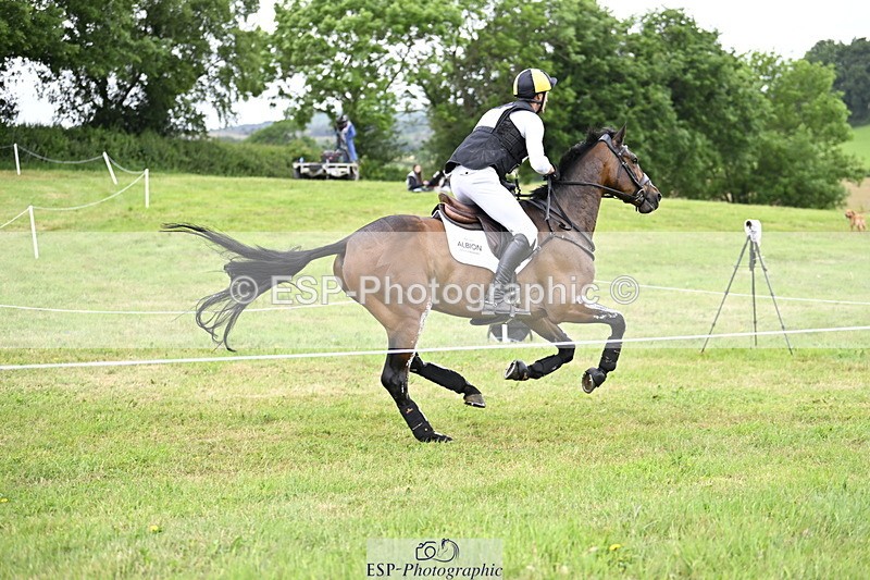 250524A-124554-10255 - B-351-Will.Rawlin-MACKENZY