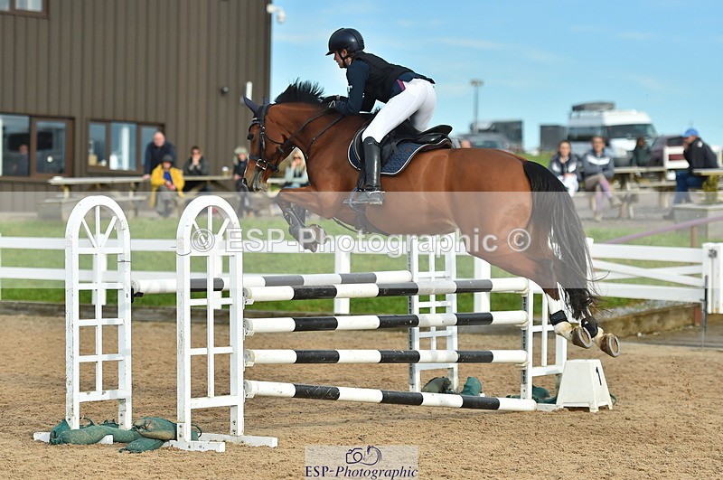 231111A-130556-02041 - Cls 12 Newcomers & 1.10m Open