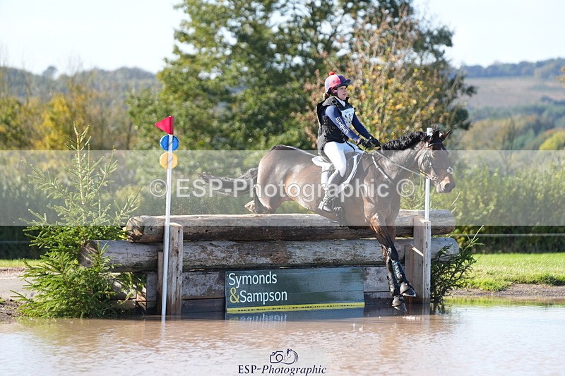 251024A-123118-10672 - B-132-Hannah.R.Jones