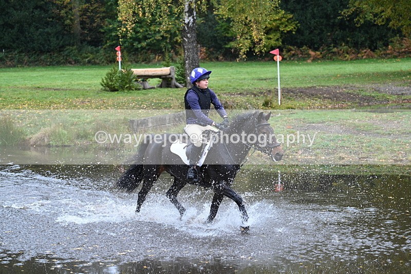 WJ7_3024 - Time 10:47 to 11:11 at the water
