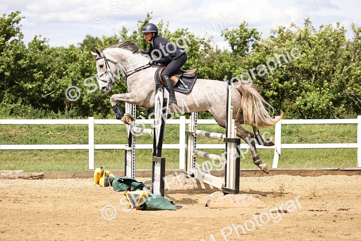 SBM_003479 - Class 11 - Senior Newcomers - 1.10m
