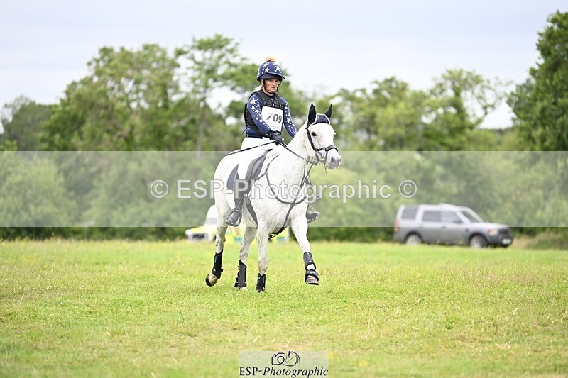 240630-153702-02725 - 709-Anna_Hoskins-Stardust