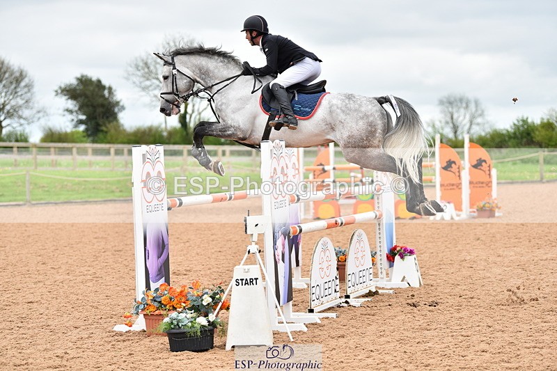230507A-142202-08384 - Cls 48 Foxhunter