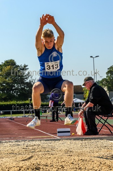 Age25SUN-918490 - Field Male