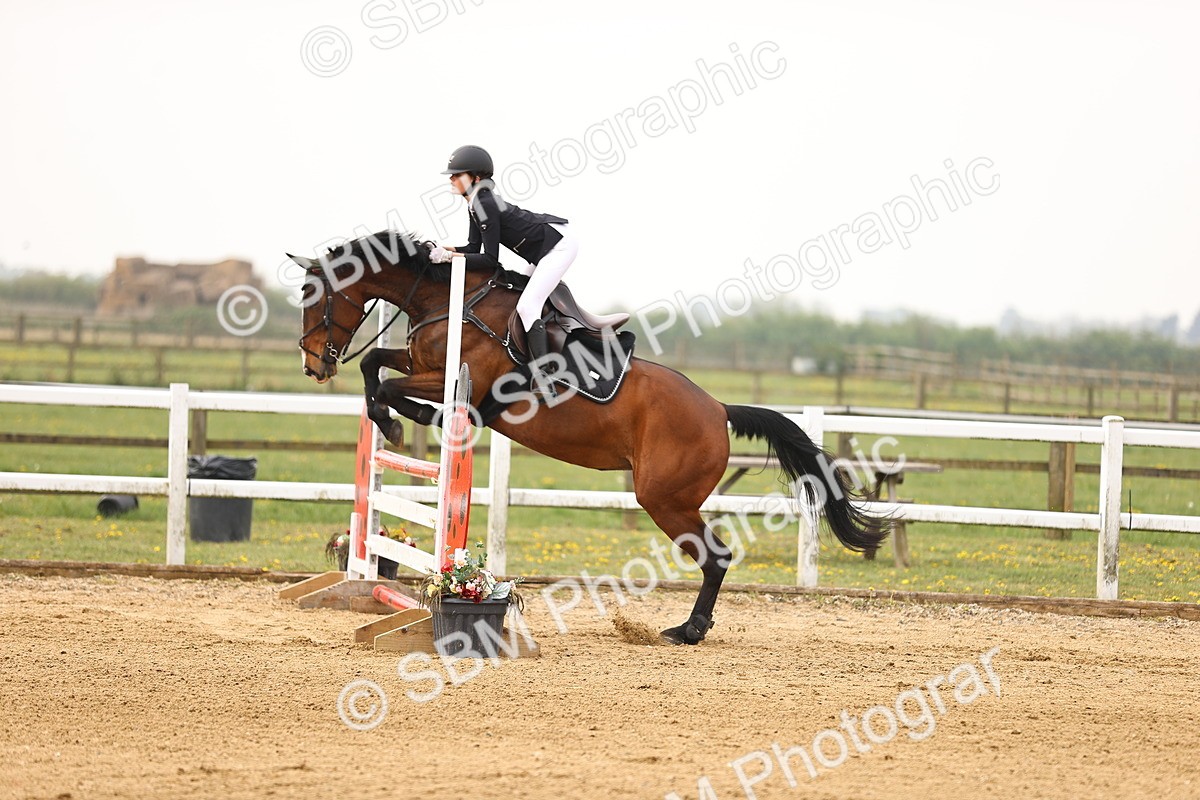  - Class 15 - Senior British novice - 90cm