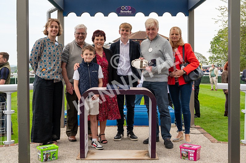 060524-Race 4-Powdering-5106 - Race 4