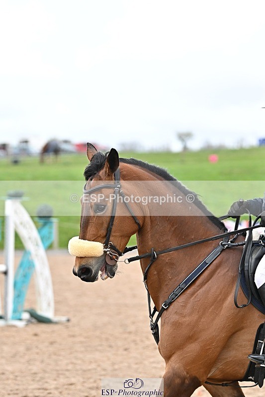 250414-111625-00419 - 90cm Round 1