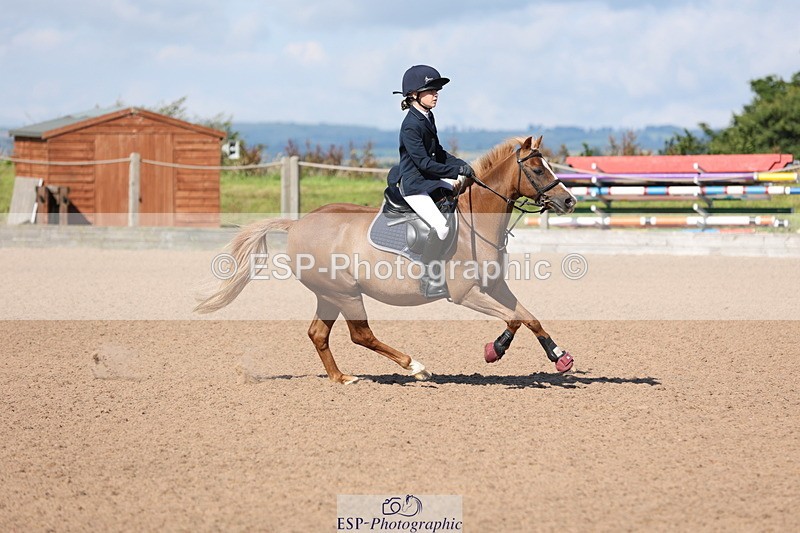 240714A-092544-01562 - Cls 1&2 128cm 10yrs & 70cm Open