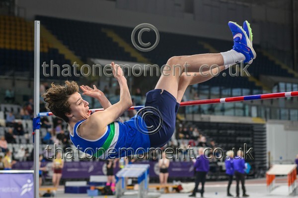 AgeInd25SAT-917764 - Field Male