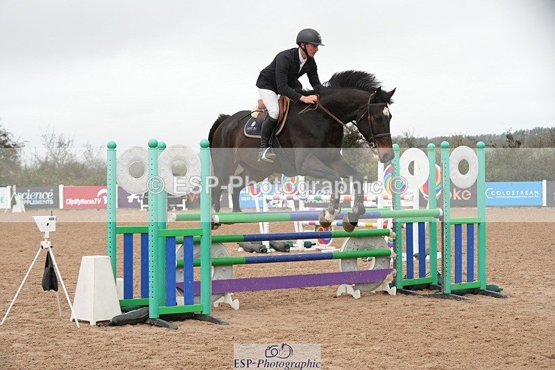 251109-114240-03609 - Cls 20 Newcomers and 1.10m Open