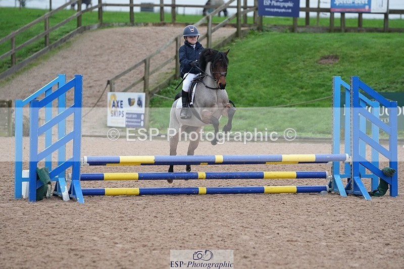 251116-095228-01438 - Cls 18 Clear Round 50cm
