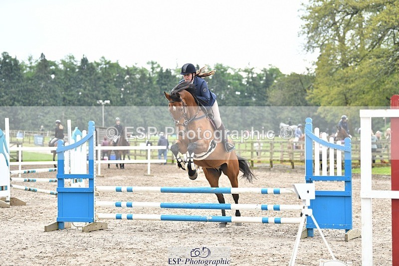 230512-093014-00328 - Cls 10 Snr 85cm Schooling