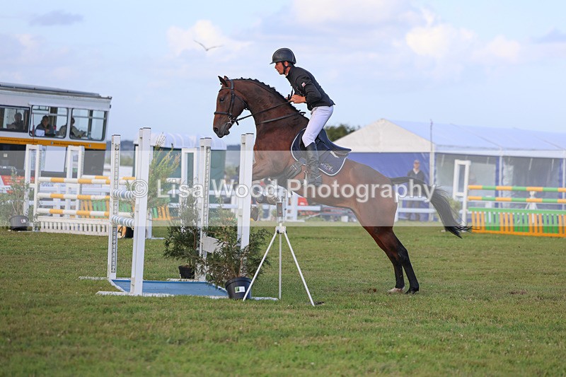 3E7A4918 - Class C1: Showjumping Senior Newcomers/1.10m open