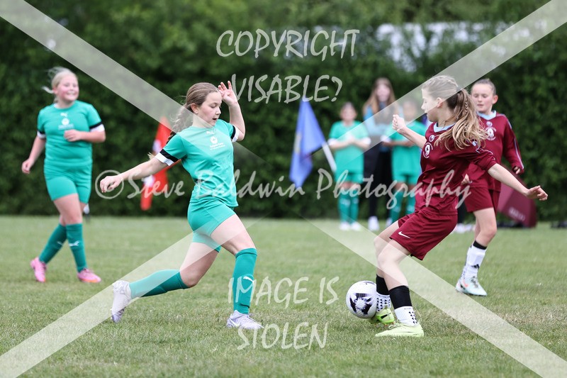 1DX31843 - Covingham Park V Tadpole Farm