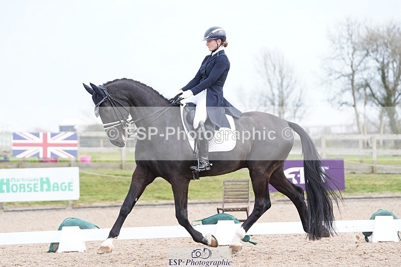 250403-142604-02928 - 027-Zoe.Sleigh-Zall.stensvang