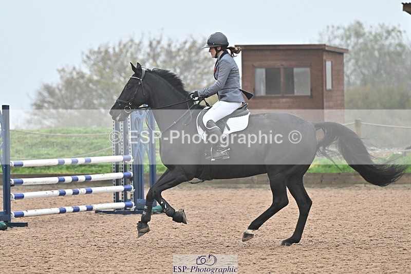 241103A-110516-06877 - SUN Cls 18 British Novice and 90cm Open