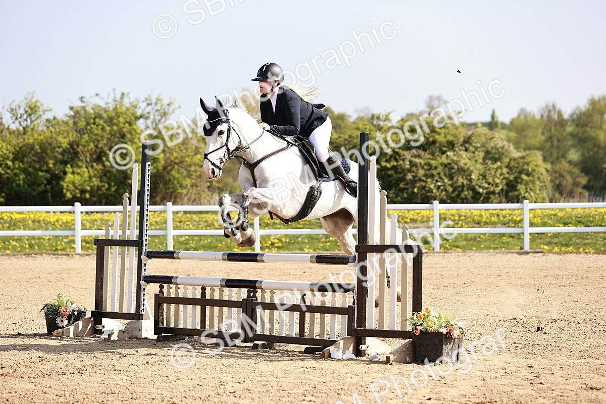  - Class 21 - Senior British Novice - 90cm