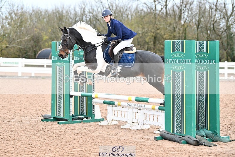 241117X-083756-03108 - Cls 02s Pony intro 70cm