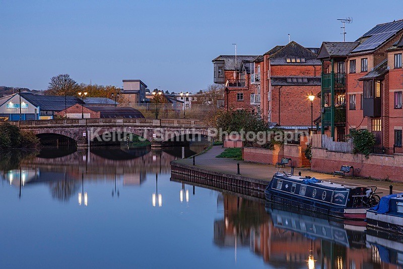 0SKJ8875 - Abington Park & Northampton Town.