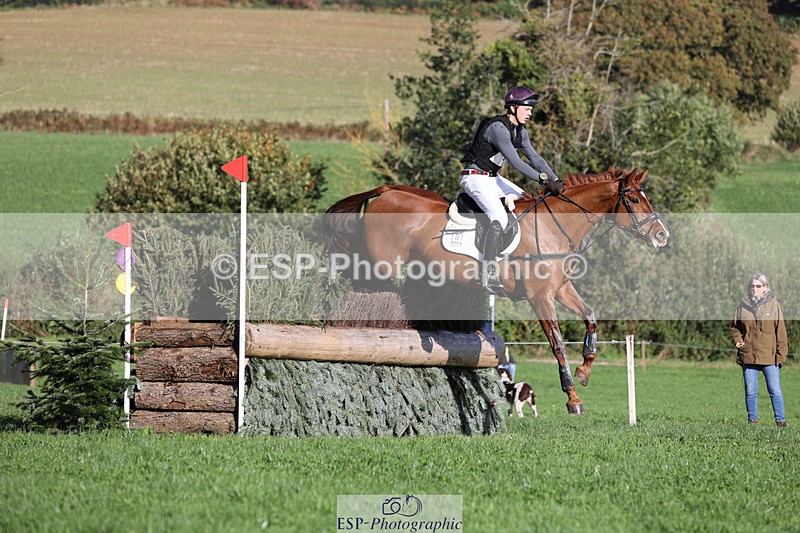 241025-112218-06472 - 017-Louis.Pern-CLASSICTOP.MISS.VIVIENNE