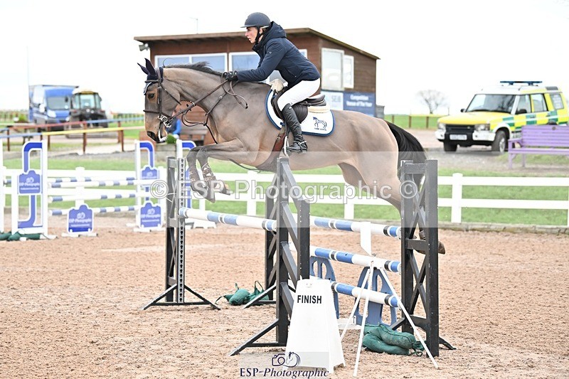 241206-121940-00675 - Cls 5 Newcomers and 1.10m Open