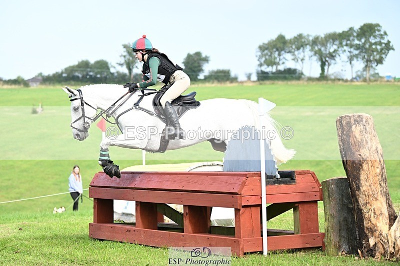 240831A-104309-00717 - 101-Issy.Perry-DATE.NIGHT