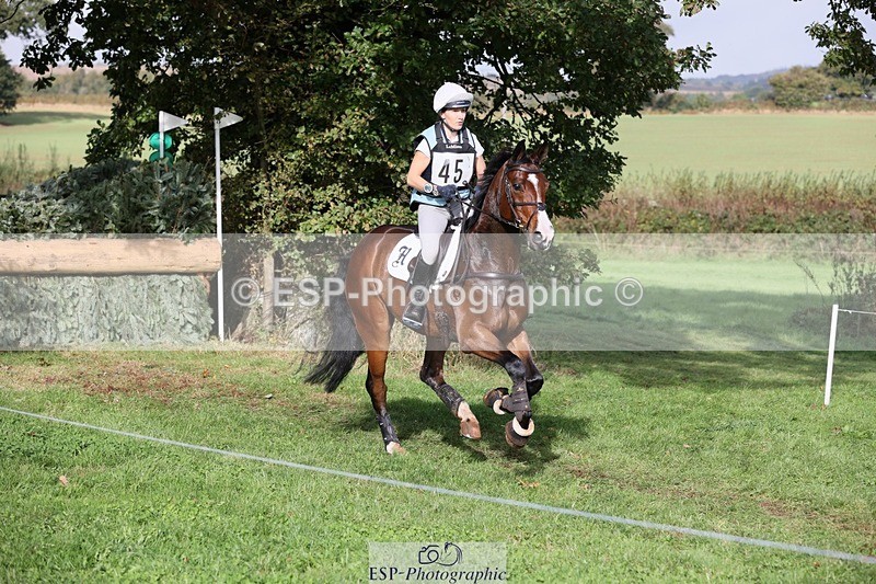 231020-113019-06767 - 045-HILDARE.REGARDE.MOI-Danielle.Mccormack-XC