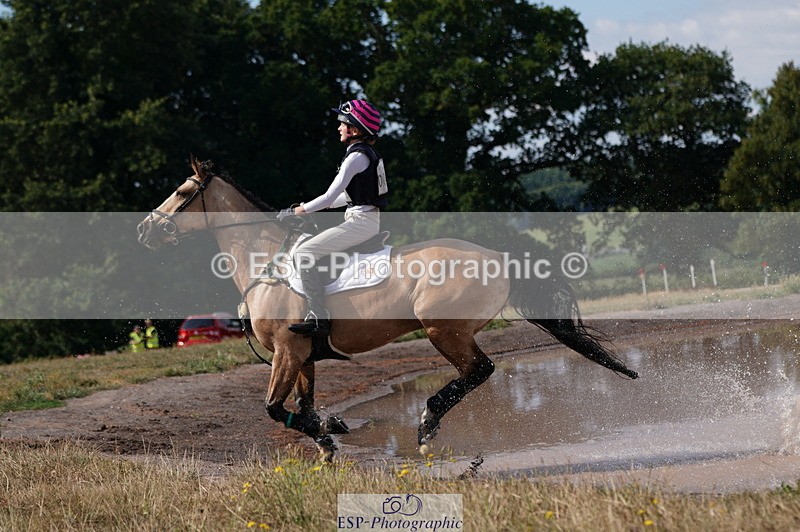 250802A-103822-01473 - A-008-Sophia.Vestey-BURDAL.DUKE