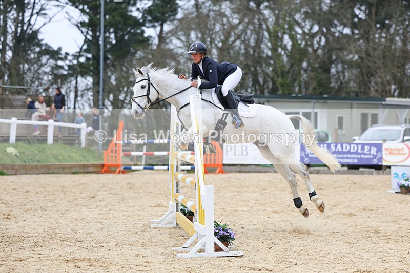 3E7A7581 - Class 8: Senior Newcomers/1.10m open