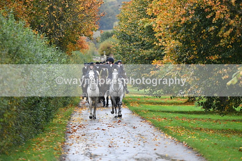 WJ5_6148 - B&B walk back for Hunt Tea !