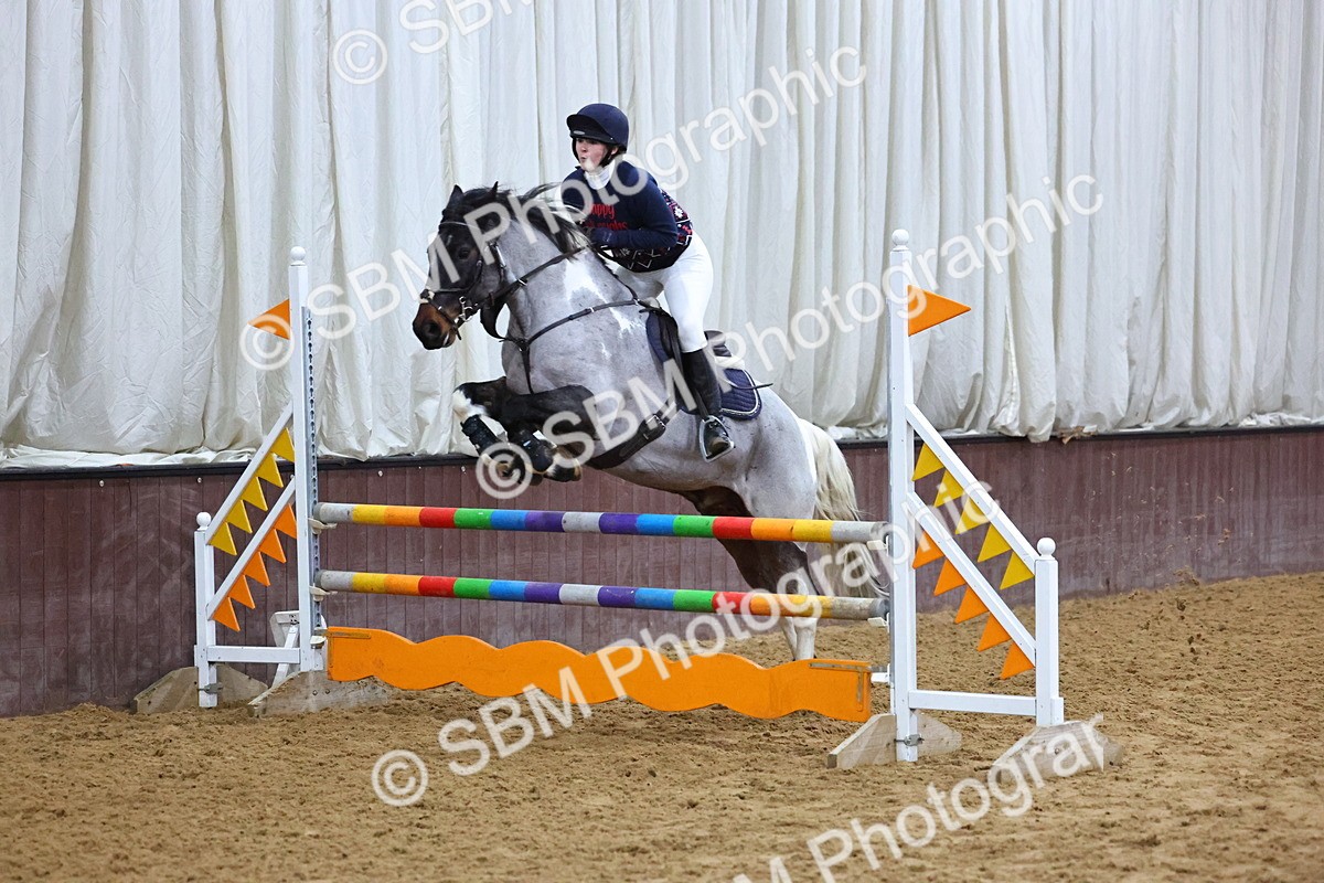 SBM_002582 - Class 6 - Holly & Ivy Stakes - 90cm