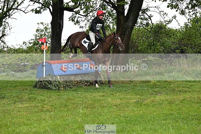 250418-131308-04095 - 256-Rosie.Bradley-Hole-POZNAN.VD.WATERMOLEN