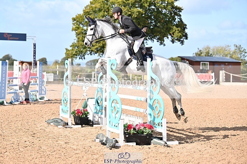 251004-125541-02101 - Cls 10 Foxhunter and 1.20m
