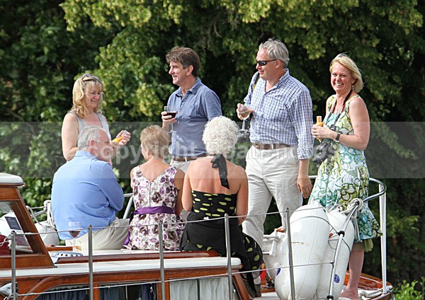 100702 NENEMOOSHA IMG_0343 - HENLEY REGATTA - FRIDAY 2nd JULY 2010