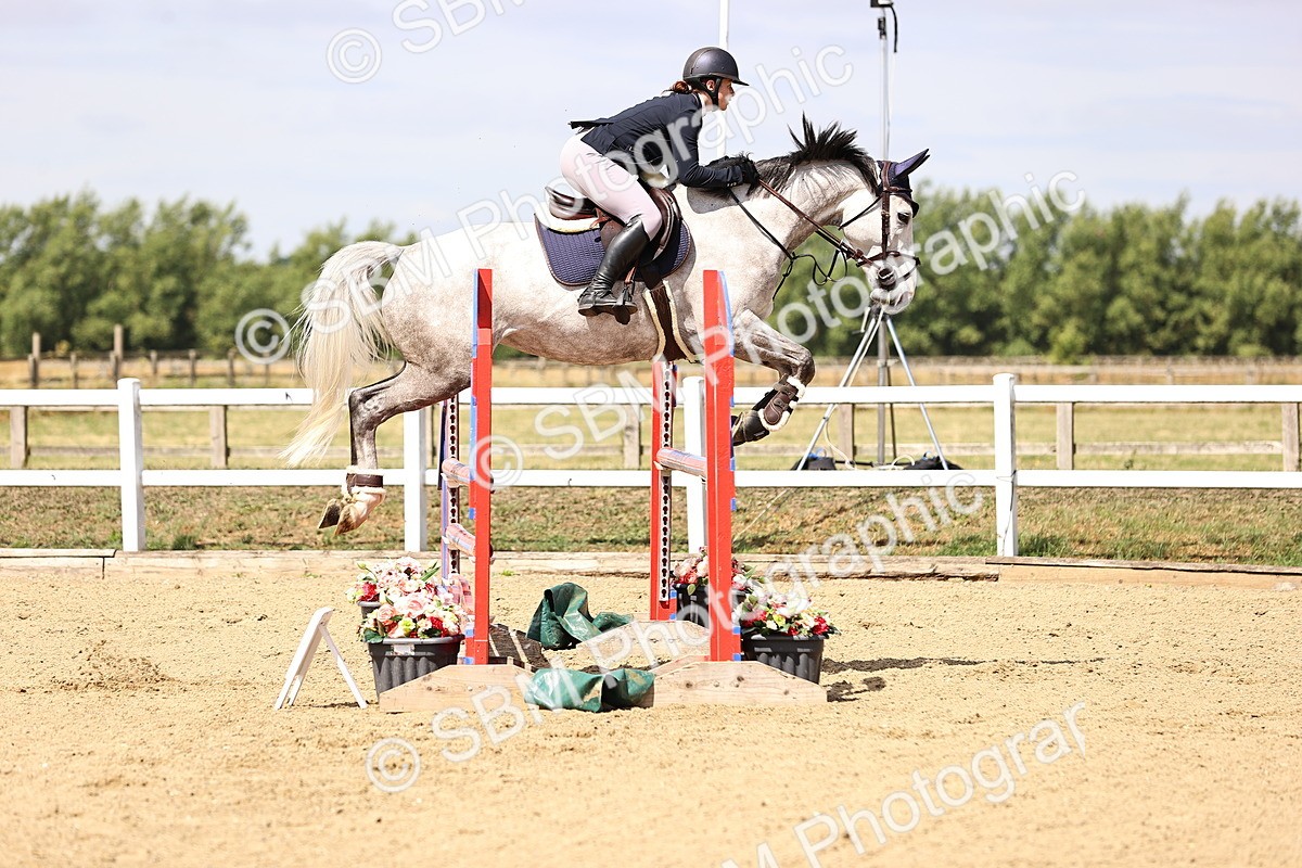 SBM_009825 - Class 8 - Senior Newcomers - 1.10  Open