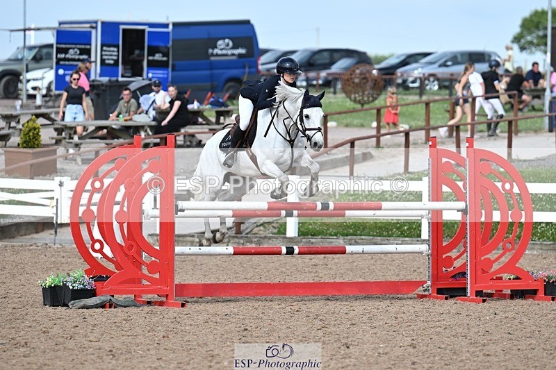 260627-172851-05754 - Cls 27 Foxhunter and 1.10m