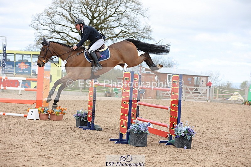 240419A-121947-07163 - Cls 6, 2 Star Medium Tour 1.35m