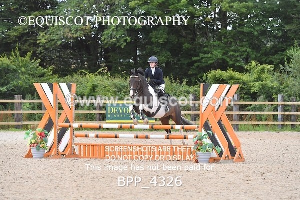 BPP_4326 - CLASS 12 SUN Senior British Novice/ 90cm Open