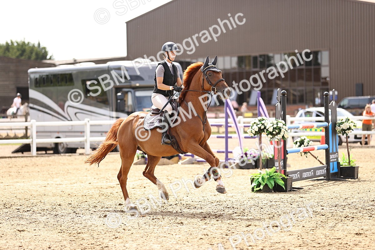 SBM_000501 - Class 15 - Redpost Equestian Senior Foxhunter - 1.20m