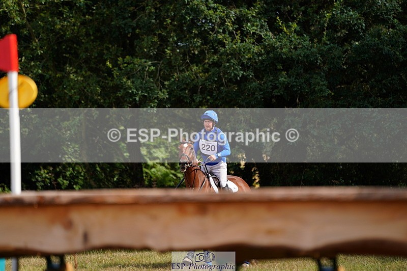 250802A-155840-07439 - E-220-Tim.Cheffings-LEOPOLD.BLOOM.M2S