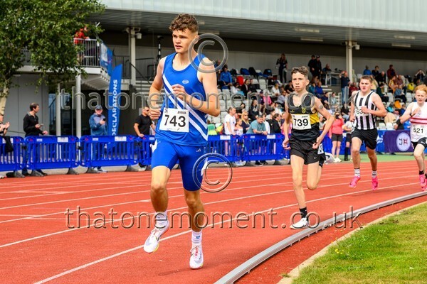 Age25SAT-915267 - Track Male