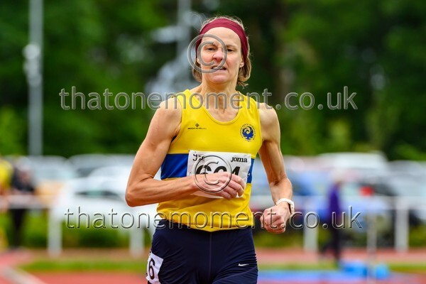 ComMast25-929732 - Track Female Set One