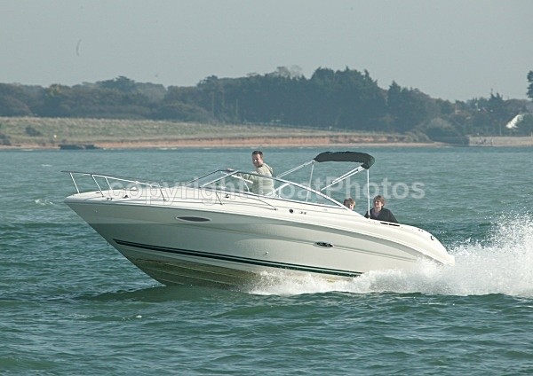 081012 CASUAR 8CDX1107 - Motorboats - Open