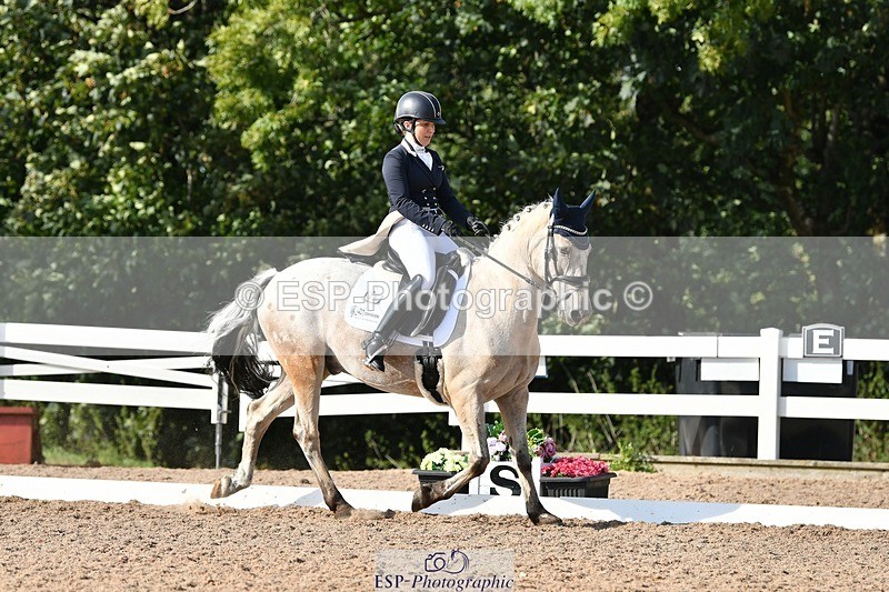 250906-162652-05069 - 128-Chantelle.Oliver-SymondsStadmorslow.Coffee.n.Cream