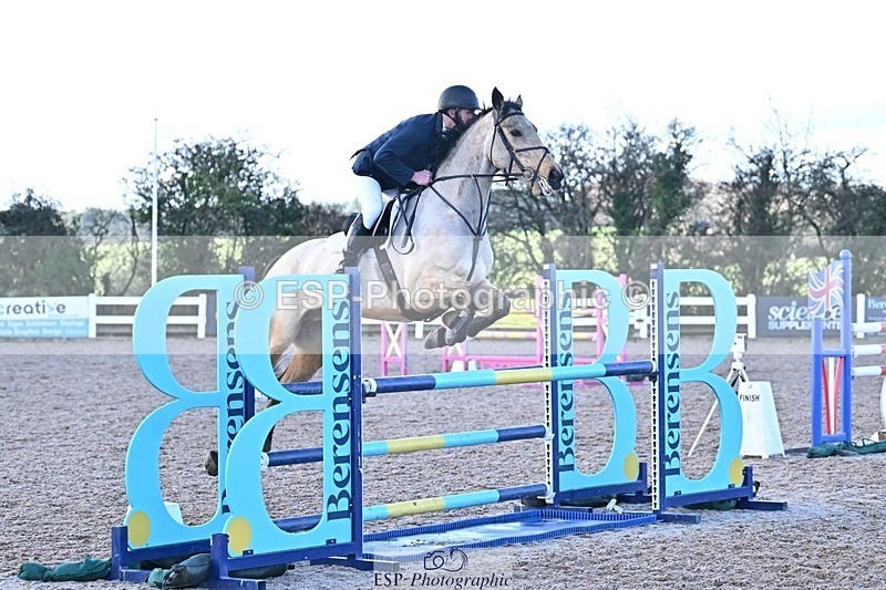 251203-131644-00662 - Cls 4 Newcomers and 1.10m Open