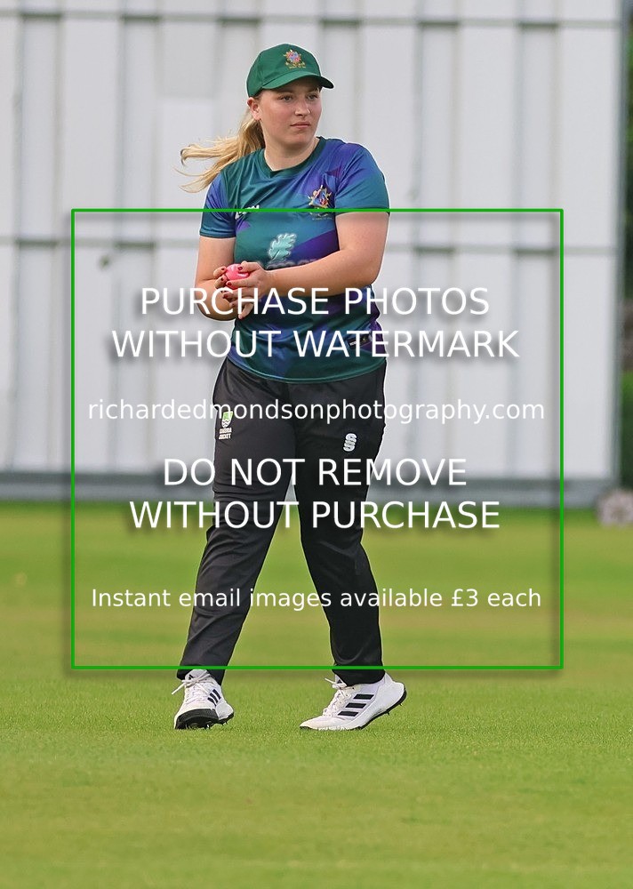 533A5197 - Kendal Cricket Women & Girls vs Carnforth Cricket Women & Girls (28/5/26)
